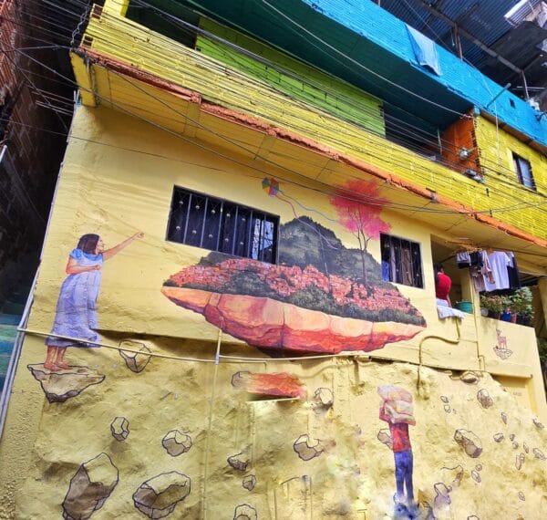 Comuna 3 Mural Tour