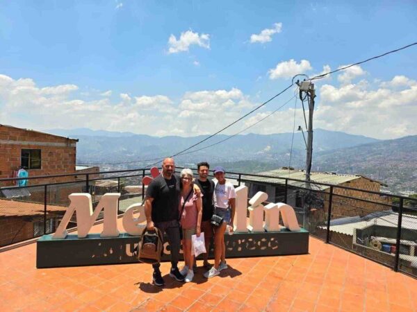 Comuna 3 Mural Tour